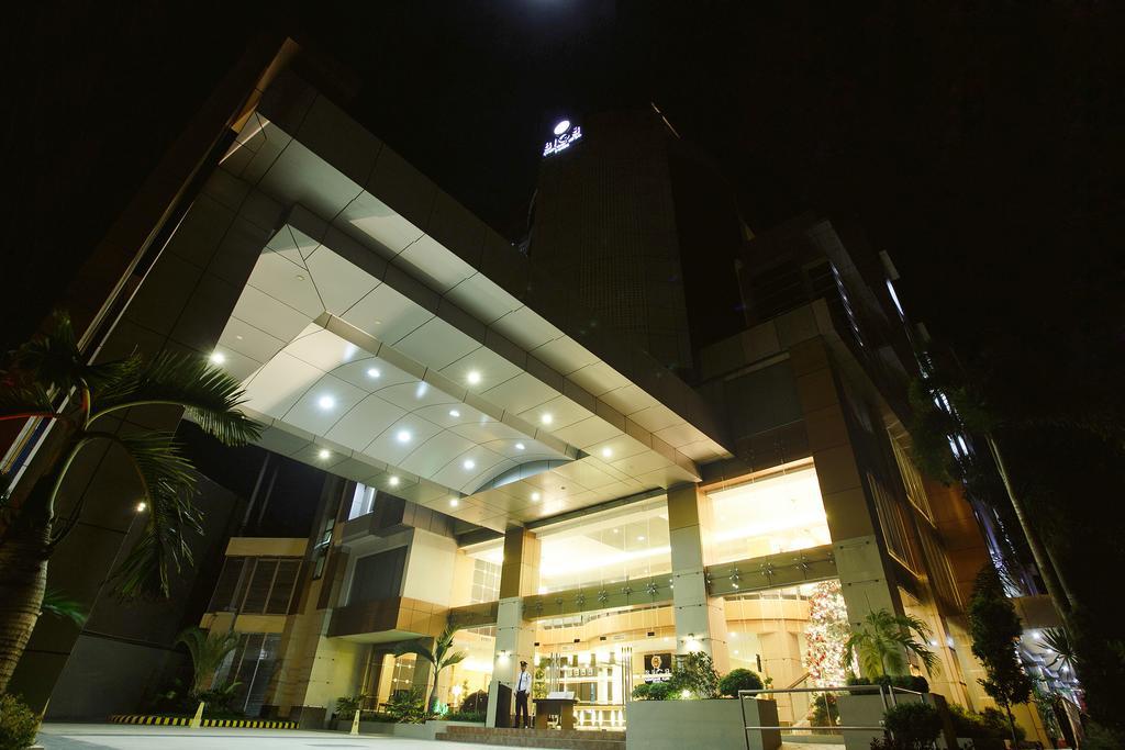 Big 8 Corporate Hotel Tagum Εξωτερικό φωτογραφία