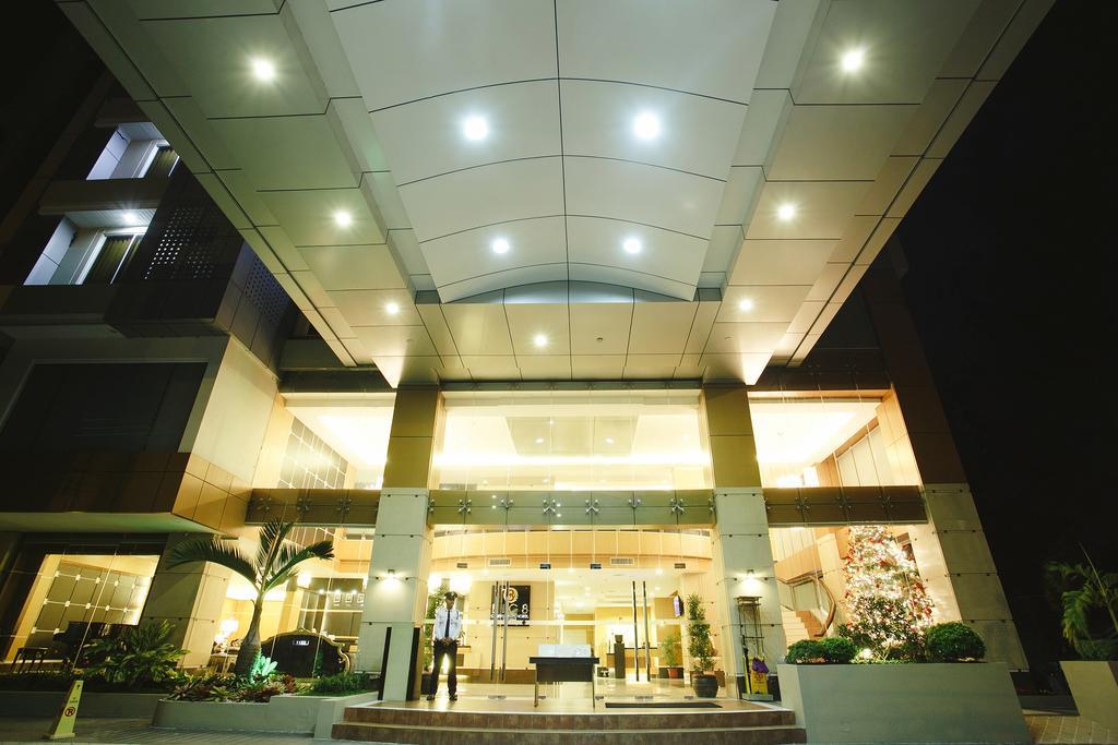Big 8 Corporate Hotel Tagum Εξωτερικό φωτογραφία
